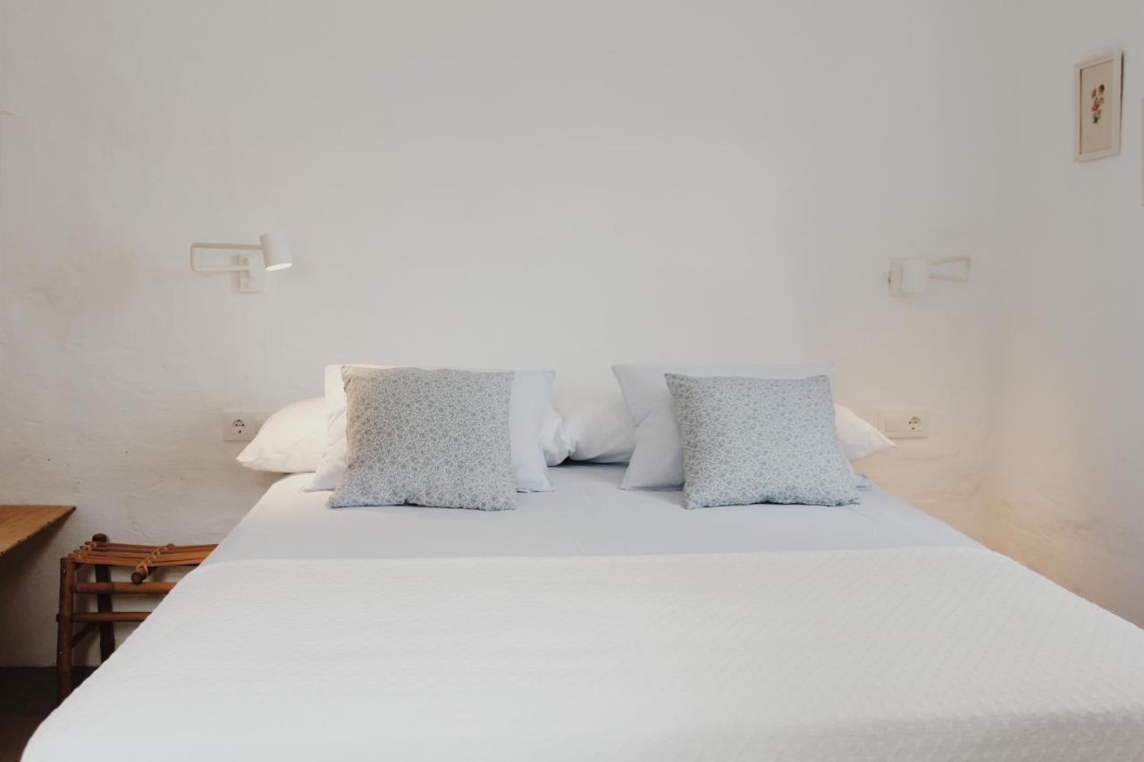 Hotel Anhel Ferreries Bagian luar foto