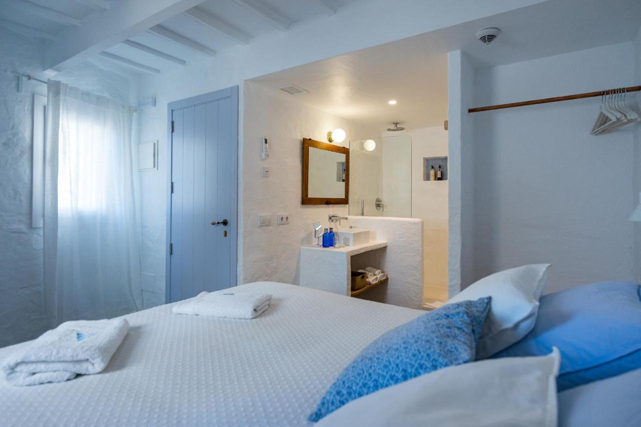 Hotel Anhel Ferreries Bagian luar foto