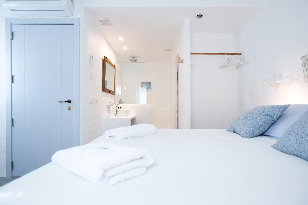 Hotel Anhel Ferreries Bagian luar foto
